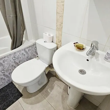 Nearby Monmarte Lovely And Warm Apartment *